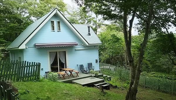 栃木県那須高原の貸別荘わんわんワンと緑に囲まれた庭