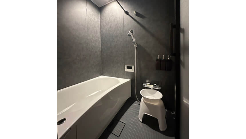 Tiz wan hotel シンプルで清潔感のあるバスルーム｜ペット宿泊可