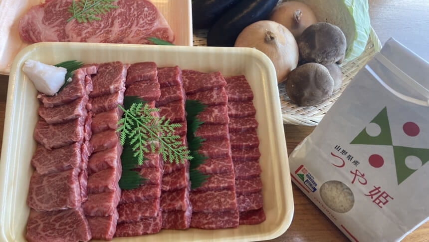 BBQ用の厳選和牛と地元野菜、山形県産つや姫米｜つながるテラス宙庭の食材例