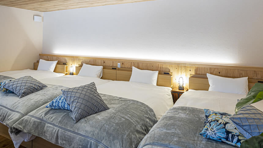 ドッググランピング淡路厚浜のふかふかベッドで愛犬とぐっすり眠れる快適宿泊空間