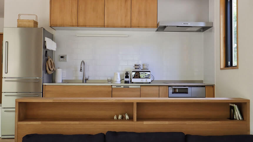 軽井沢森四季VILLAのキッチン|調理家電が充実した自炊可能なペット可貸別荘