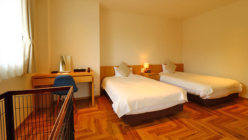 ドッグスパリゾート アルトピアーノの清潔で快適なペット対応洋室ツインルーム