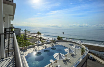 熱川オーシャンリゾートのオーシャンビューと屋外プールの絶景