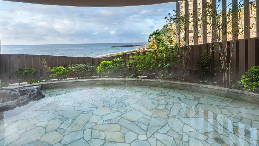 海を望む露天風呂でリラックスできる熱川オーシャンリゾートの温泉