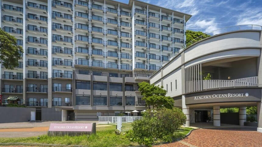 熱川オーシャンリゾートの外観とエントランス｜東伊豆のペットと泊まれる宿