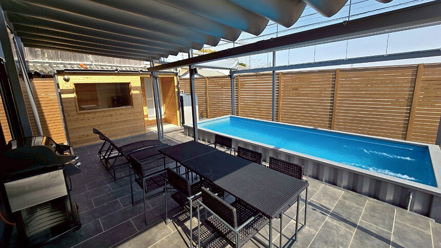 南あわじTIZ RESERVE EJIRIの中庭・屋外BBQとプライベートプール付きペット宿