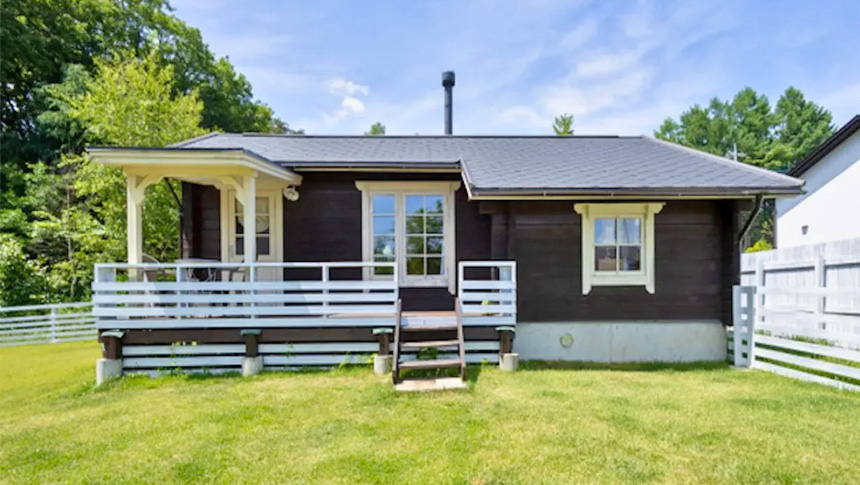 ArumaGarden Dogs（アルマガーデンドッグス）｜山梨県八ヶ岳　一日一組限定の宿。薪ストーブの暖かさと木のぬくもりに囲まれたすログハウス