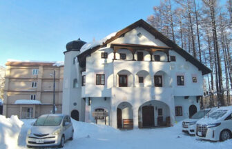 長野県白馬「ガストハウス　リンデンバウム」｜17世紀のチロル地方の民家を再現。瞬きが静かに流れる大人のホテル