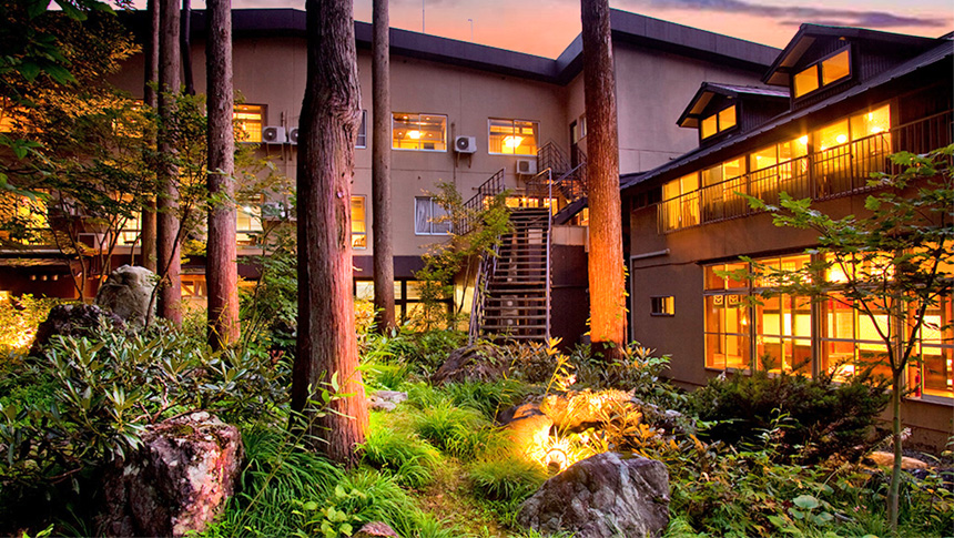 一里野高原ホテルろあん｜大自然に恵まれた一里野高原にある湯宿。白山の美しい景色を堪能し源泉かけ流しと森林浴も楽しめる