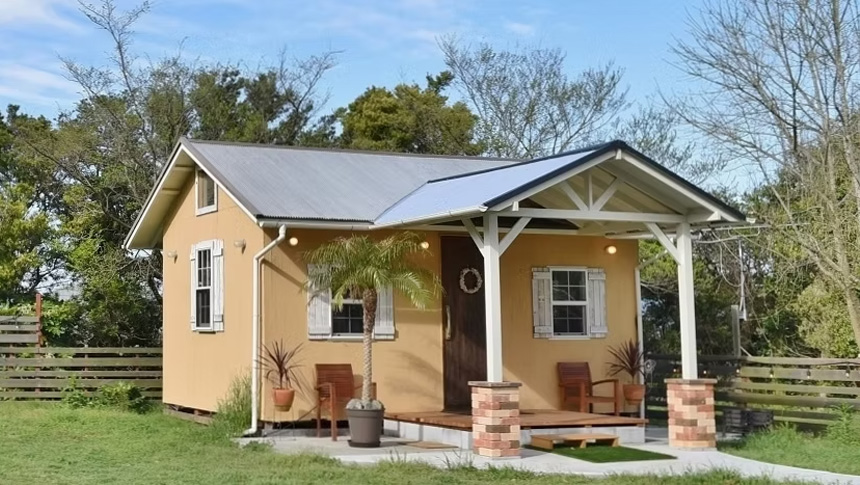 千葉九十九里浜から約４kmにあるHale Luana（ハレ ルアナ）。それぞれ敷地面積およそ200坪の1日1組限定の貸し切りドッグラン付キャビンです！