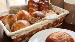 1221-slider02-shizuoka-nikomamechi-freshly-baked-bread