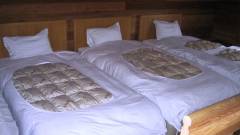 1022-slider02-tochigi-kurumi-no-ki-cottage-bedroom