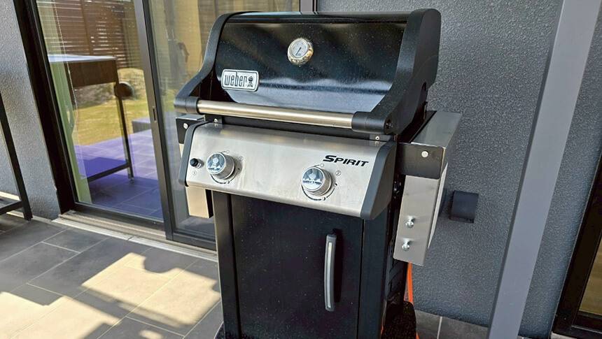 TIZ RESERVE EJIRIに設置された本格BBQグリル・南あわじのペットと楽しめるアウトドア設備