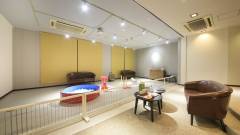 天候を気にせず遊べる屋内ドッグラン｜ゆるり西伊豆