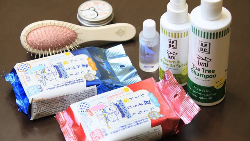 ゆるり西伊豆に用意されたシャンプーやブラシなどの愛犬用アメニティ