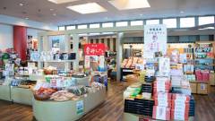 1300-slider03-mie-toba-grandhotel-souvenir-shop