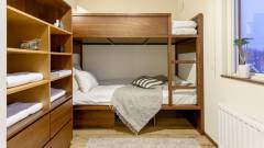 1640-slider02-hokkaido-snow-dog-village-bedroom
