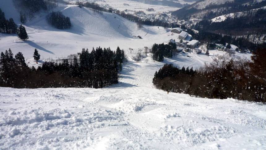 お宿本屋敷から近い戸狩温泉スキー場のパウダースノーと絶景ゲレンデ