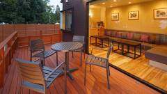 1276-slider08-shiga-hotel-biwadog-cottage-terrace