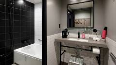 1504-slider03-osaka-moxy-osaka-shin-umeda-bathroom