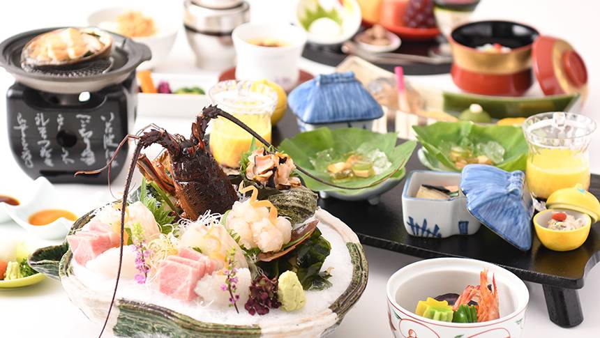 レジーナリゾート鴨川で味わう伊勢海老や刺身など海の幸の会席料理