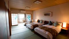 1285-slider07-caro-foresta-motohakone-luchia-guestroom