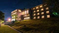 1518-slider09-shizuoka-THE-SCENE-hamanako-exterior-at-night