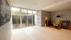 ペットと泊まれる那須の宿「アルトピアーノ」のロビーとエントランス風景