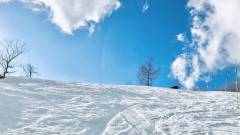 青空と雪景色｜ペンションシェルティ