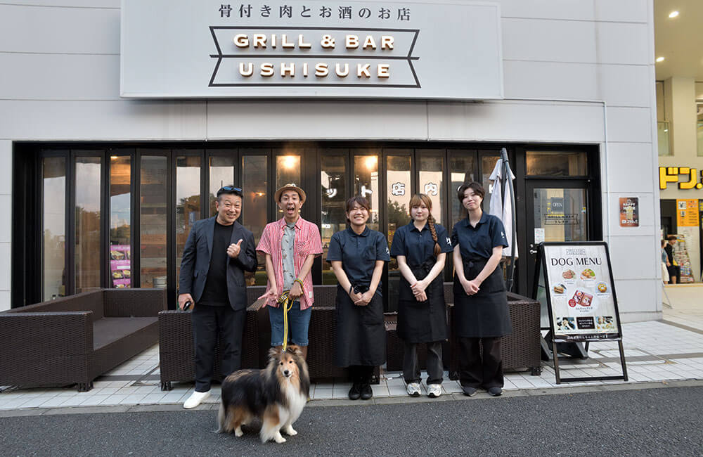 GRILL&BARうしすけ 横浜元町店のスタッフさん達と!